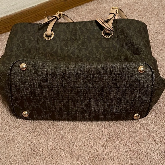 Michael Kors tote purse - Picture 6 of 8